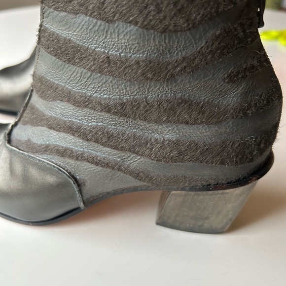 Cydwoq Handmade Silver Leather Zebra Hair Ankle Boots W/ Sculpted Heel - Picture 3 of 11